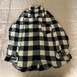 Women’s Black and White Flannel